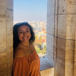 Meet your Posher, Taylor